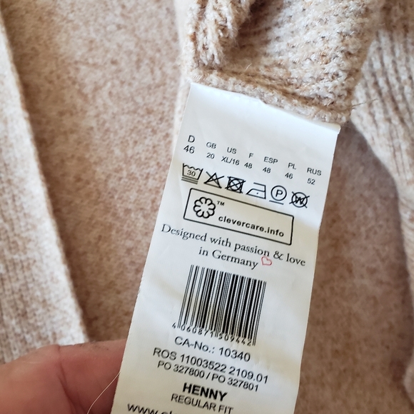 Sweater - Picture 5 of 6